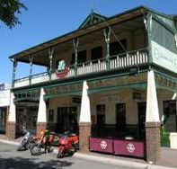 Shamrock Hotel Alexandra - Accommodation Main Beach