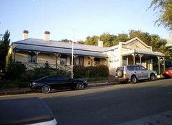 Earl Of Spencer Historic Inn - Accommodation Main Beach 0