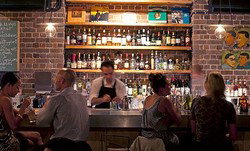 Fredas - Accommodation Main Beach 0