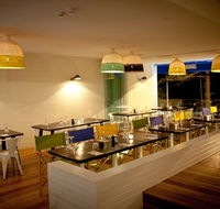 Deck Bar and Dining - Accommodation Main Beach