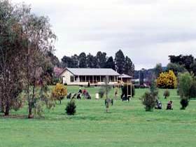 Oakbank Golf Club - Accommodation Main Beach 2