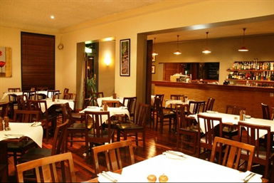 Royal Standard Hotel - Accommodation Main Beach 0