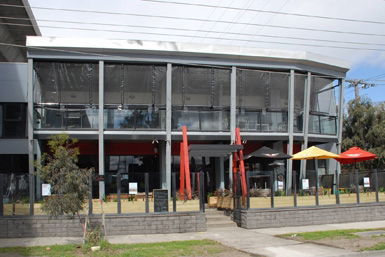 Underbridge Sports Bar & Cafe - Accommodation Main Beach 0