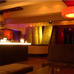 Champagne Lounge - Accommodation Main Beach 1