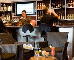 Four Elements Bar And Lounge - Accommodation Main Beach 1