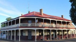 Brookton Club Hotel - Accommodation Main Beach 0