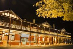 Bridgetown Hotel - Accommodation Main Beach 1