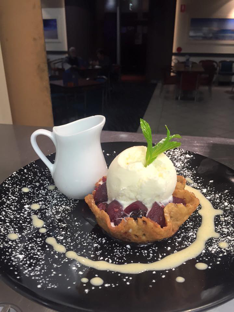 Anna Bay Tavern - Accommodation Main Beach 4