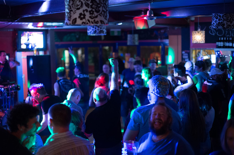 Annie's Place - Accommodation Main Beach 3