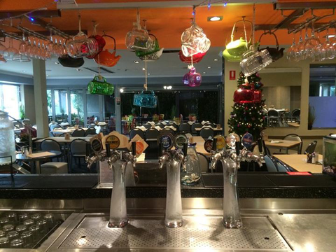 Bank Hotel - Accommodation Main Beach 0