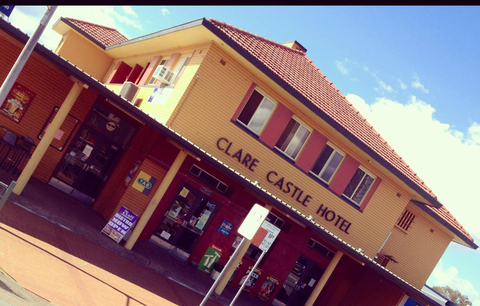 Clare Castle Hotel - Accommodation Main Beach 0