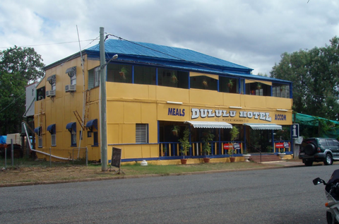 Dululu Hotel - Accommodation Main Beach 0