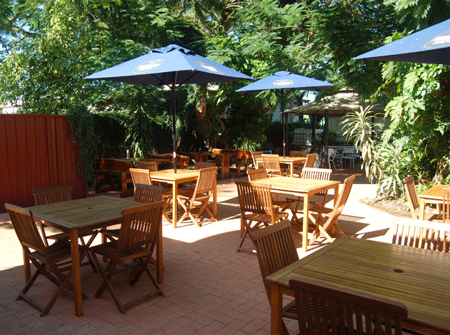 Mungungo QLD Accommodation Main Beach