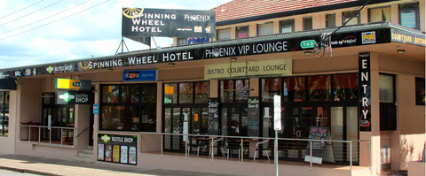 Spinning Wheel Hotel - Accommodation Main Beach 5