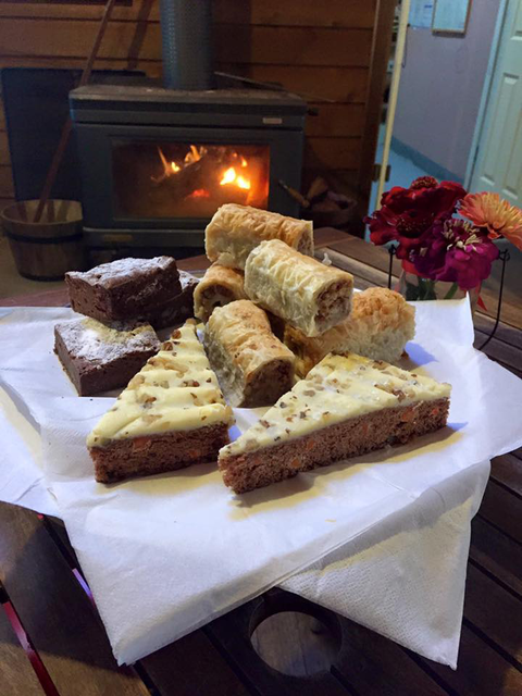 The Caves Country Pub - Accommodation Main Beach 2