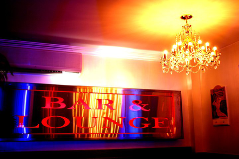 Wilkies Bar & Lounge - Accommodation Main Beach 3