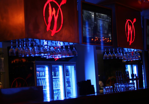 Wilkies Bar & Lounge - Accommodation Main Beach 5