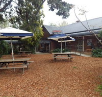 Victoria Hotel - Accommodation Main Beach