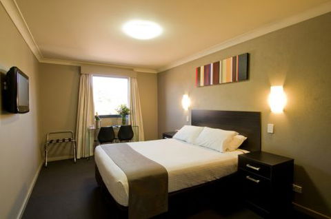 Blackbutt Inn - Accommodation Main Beach 0