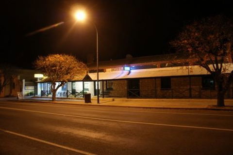 Riverton Hotel - Accommodation Main Beach 0