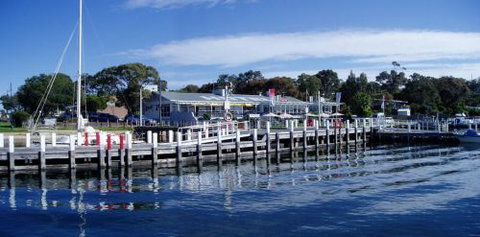 Metung Hotel - Accommodation Main Beach 0