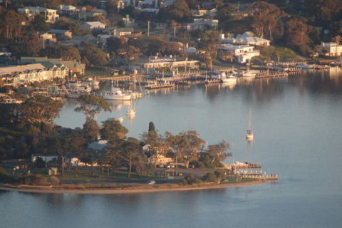 Metung Hotel - Accommodation Main Beach 2