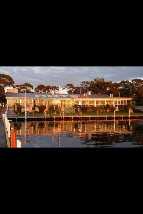 Metung Hotel - Accommodation Main Beach 3