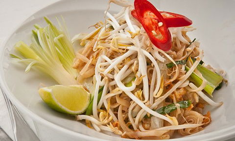 Thai & I Restaurant - Accommodation Main Beach 3
