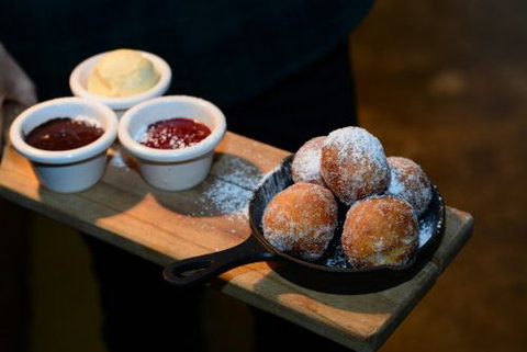 Forest Lodge Hotel - Accommodation Main Beach 0