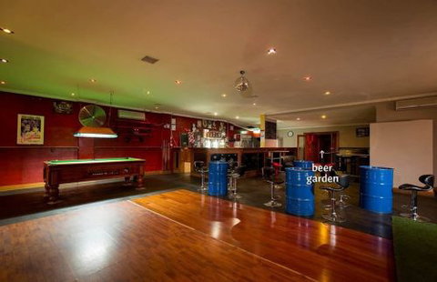 Casablanca Lounge - Accommodation Main Beach 1