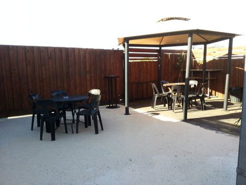 Casablanca Lounge - Accommodation Main Beach 3