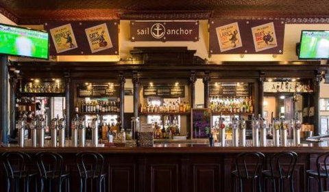 Sail & Anchor - Accommodation Main Beach 2