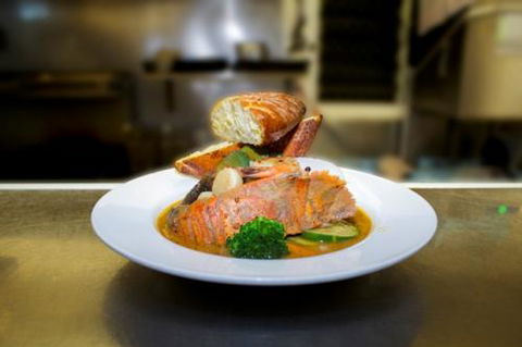 KBR’s Licensed Restaurant - Accommodation Main Beach 2