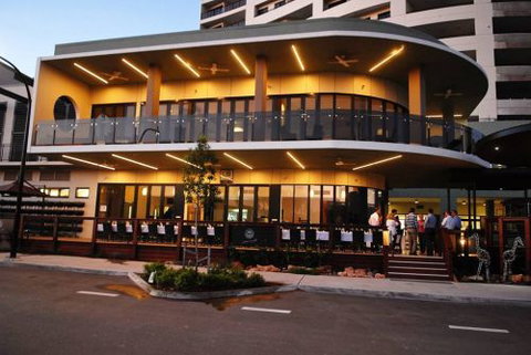 Q Bar & Brasserie On The Avenue - Accommodation Main Beach 1
