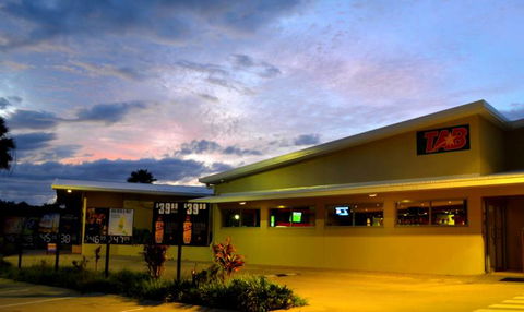 Capricorn Tavern - Accommodation Main Beach 3