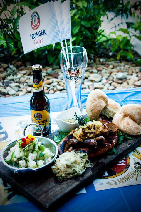 Denmans Beer Cafe - Accommodation Main Beach 0