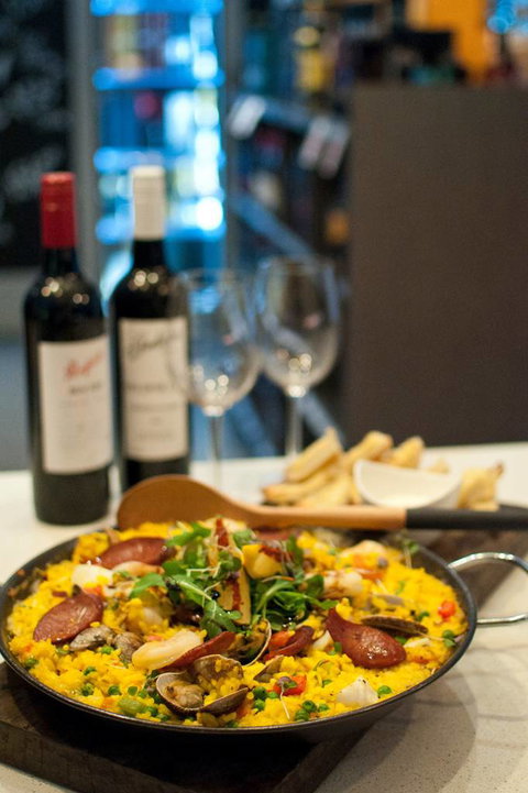 Denmans Beer Cafe - Accommodation Main Beach 8