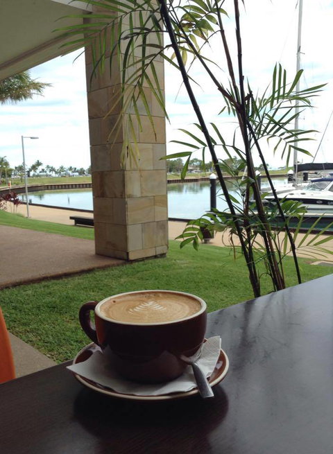 Denmans Beer Cafe - Accommodation Main Beach 9