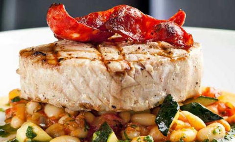 Pony Lounge & Dining - Accommodation Main Beach 1