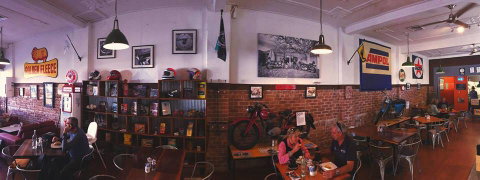 Roadies Cafe - Accommodation Main Beach 0