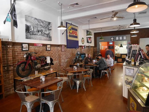 Roadies Cafe - Accommodation Main Beach 3