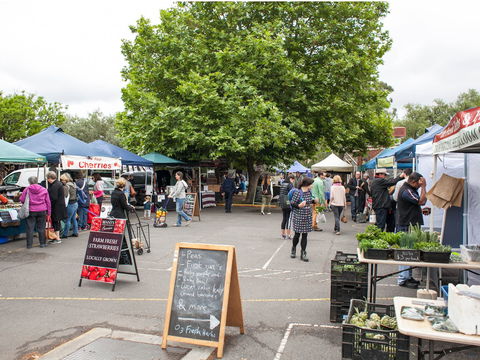 Alphington Farmers' Market - Accommodation Main Beach 0