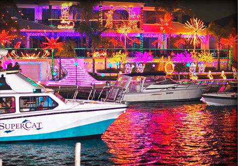Christmas Lights Cruise - Accommodation Main Beach 1