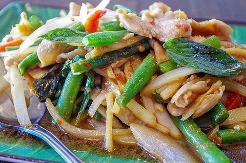 Khot Thai Restaurant - Accommodation Main Beach 3