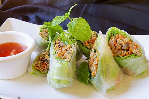 Khot Thai Restaurant - Accommodation Main Beach 7