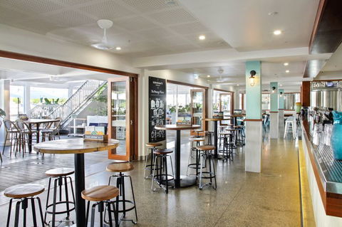 Hemingway's Brewery Port Douglas - Accommodation Main Beach 4