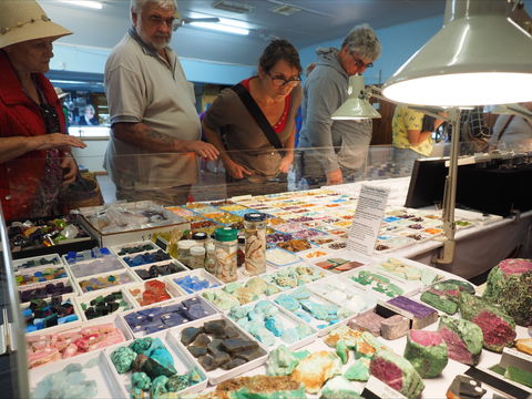 Gemfest - Festival Of Gems - Accommodation Main Beach 2