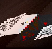 Learn to play bridge - Accommodation Main Beach