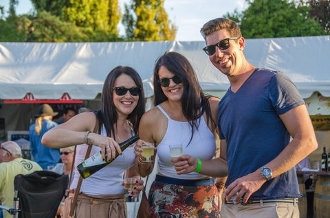 Stanthorpe Apple And Grape Harvest Festival - Accommodation Main Beach 0