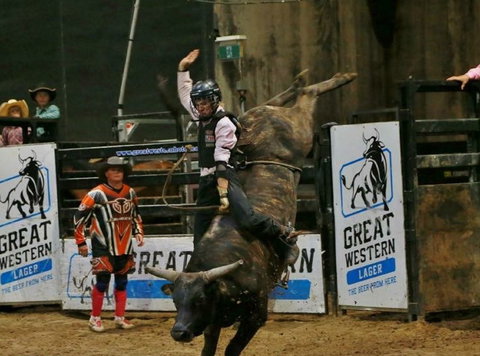 Top Gun And Young Gun Series Round 8 - Accommodation Main Beach 1